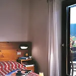 Marina Rey 4*